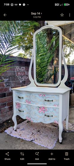 Dresser with Serpentine mirror