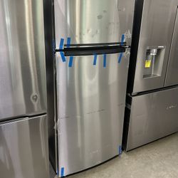 Whirlpool 18 cu. ft. Top Freezer Refrigerator in Stainless Steel