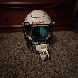 Speed Flex With Nxrt Visor White SIZE Medium350$
