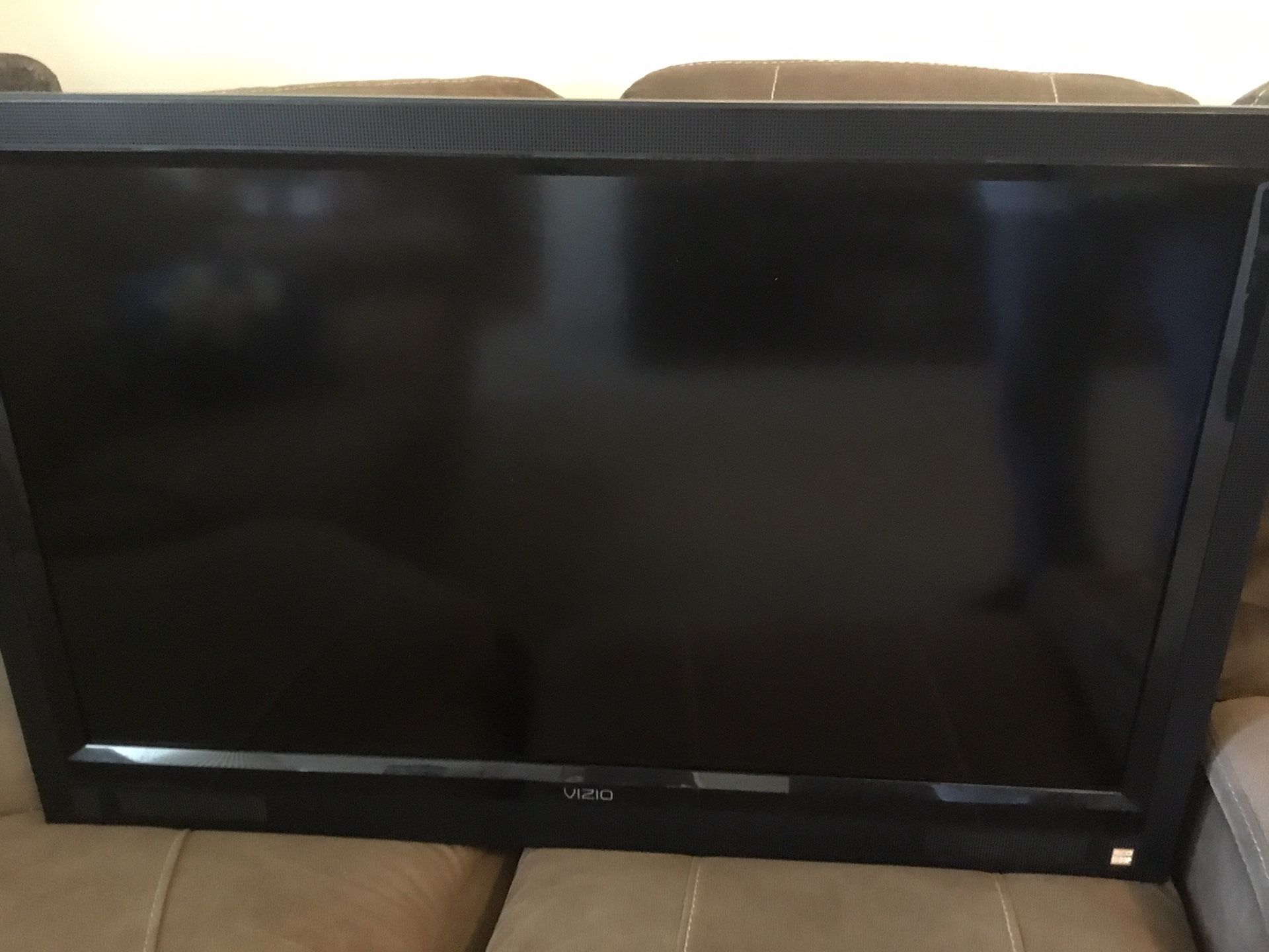 Used 40-inch Vizio 1080P Monitor - Great For Video Gaming