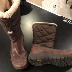 Ugg Snowpeak Boots Size 7