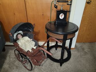 Vintage 1900s rickshaw doll carriage