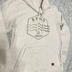 Women’s Bend Oregon S/M Sweater
