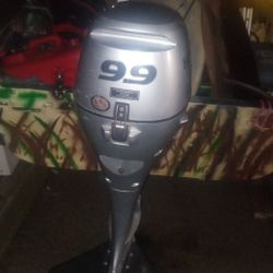 2013 Honda Four Stroke 9.9 Outboard Motor 