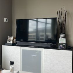 LG Tv With Sound System 52 Inch 