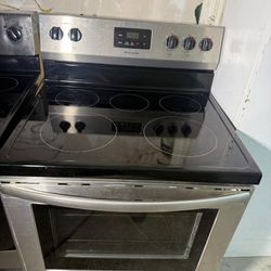 Frigidaire Stove