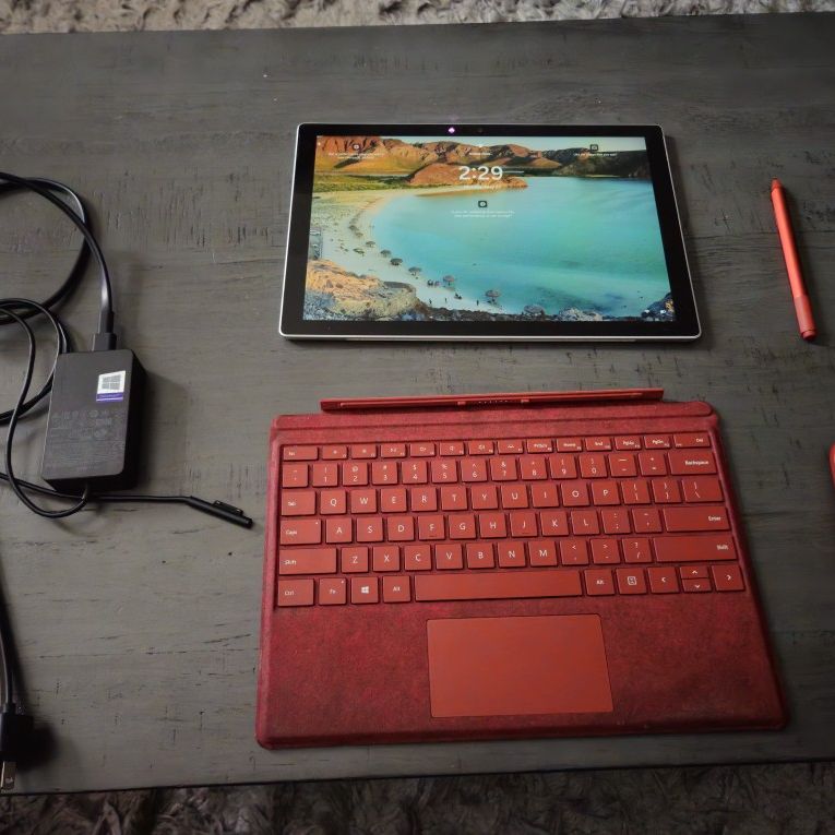 Surface Pro 7 i5 8GB RAM  128GB + Bluetooth Mouse + Keyboard  + Pen, Poppy Red