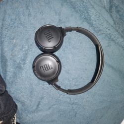 JBL headphones Bluetooth