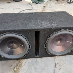 ROCKFORD FOSGATE TWO P3 SPEAKERS IN A PORTED SPEAKER BOX