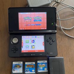 Nintendo 3 Ds + Games And Chager 