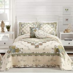 Modern Heirloom Olivia Embroidered Quilted Bedspread 