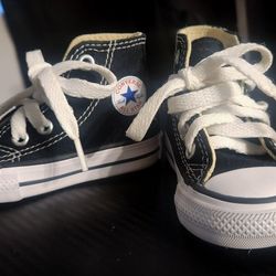 *Like New* Converse Toddler Size 2