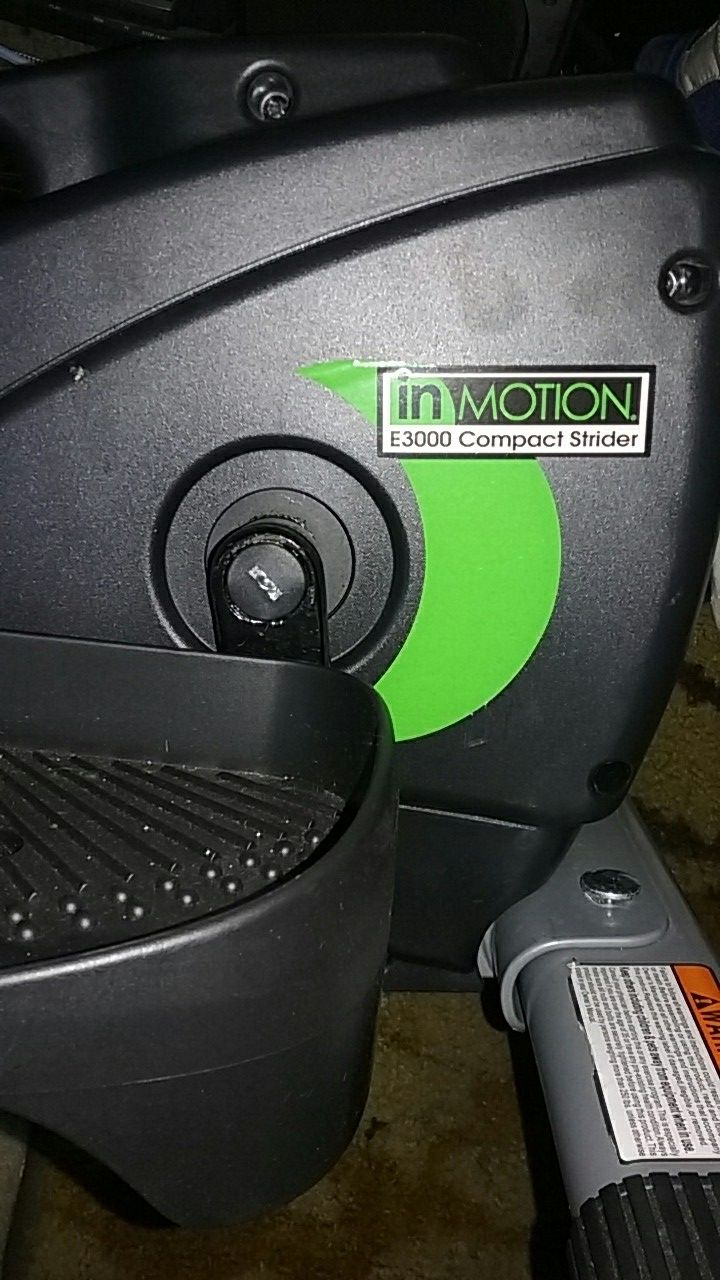 IN MOTION E3000 COMPACT STRIDER