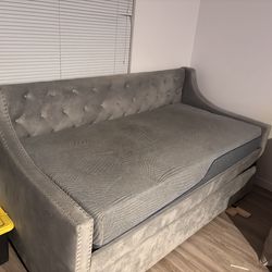 Daybed with trundle and twin memory foam mattress