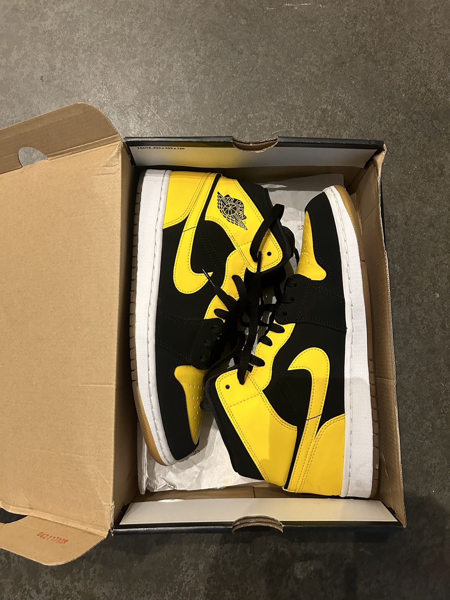 2017 New Love Jordan 1s Size: 10