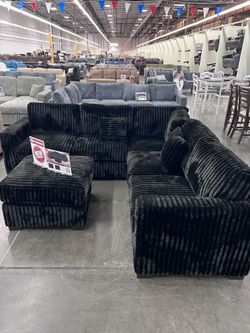 Brand New Sectional Sofa With Ottoman 