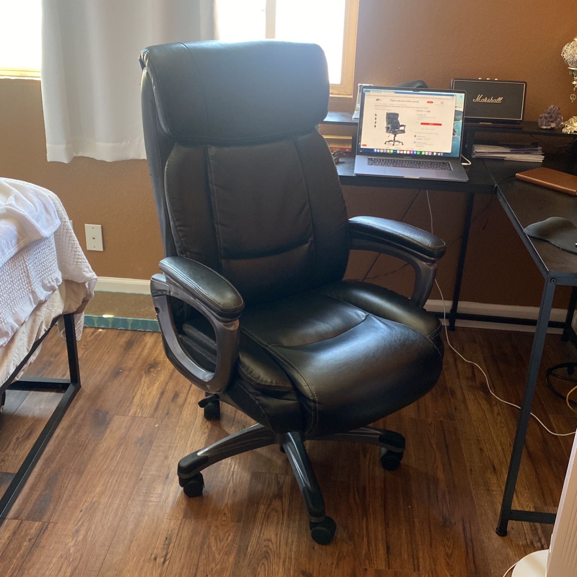 Black Staples Lockland Erganomic Leather Chair