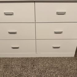 Free Dresser (Renton)