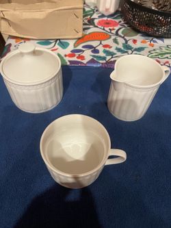 Creamer and Sugar Set