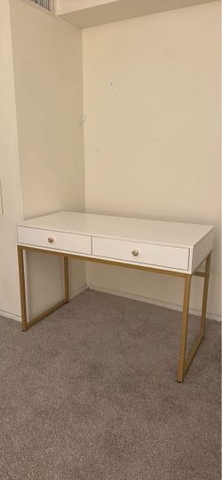 Desk / vanity