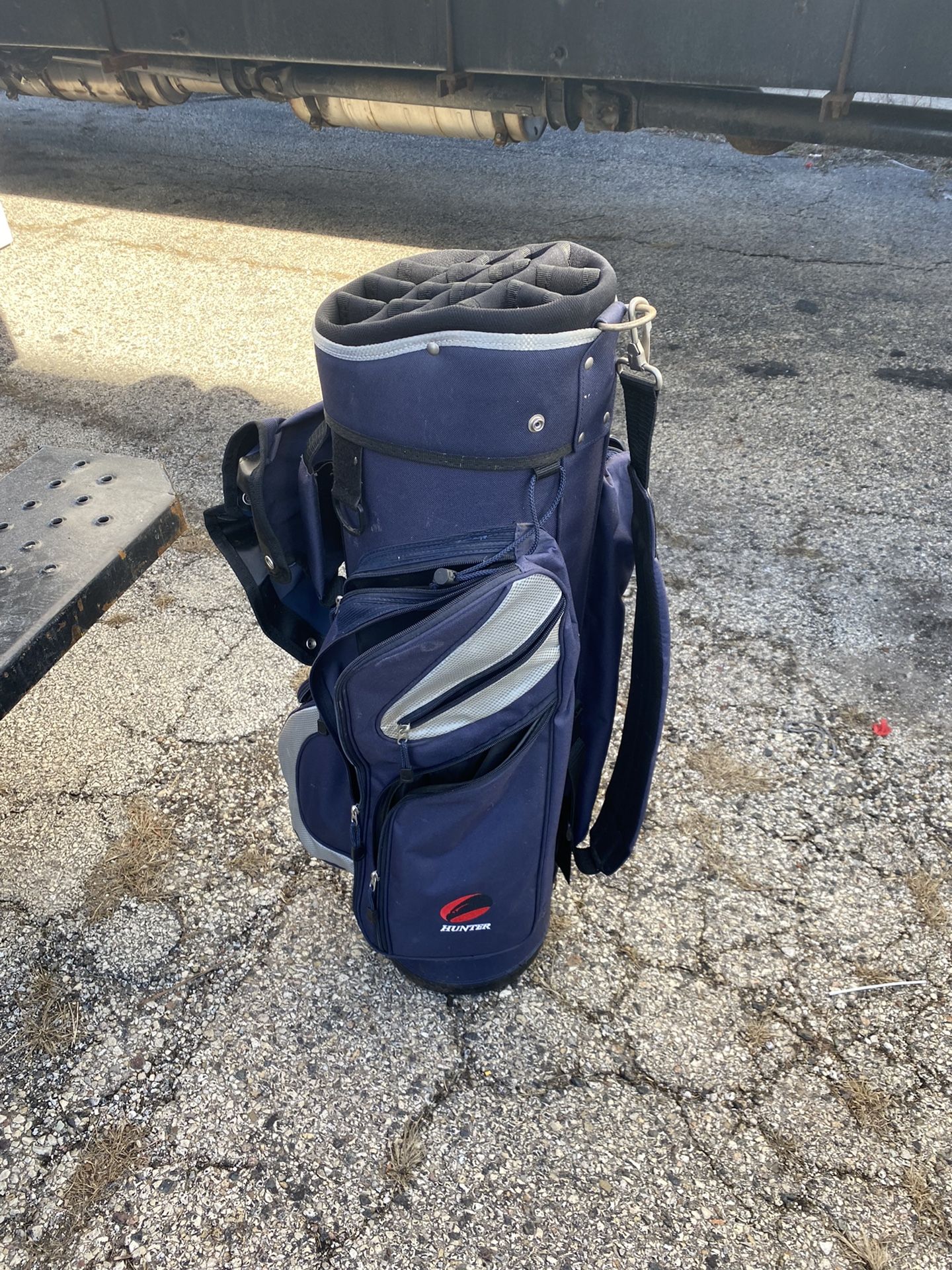 Chicago bears golf Bag for Sale in Camden, NJ - OfferUp