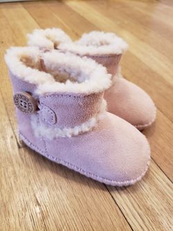 UGG