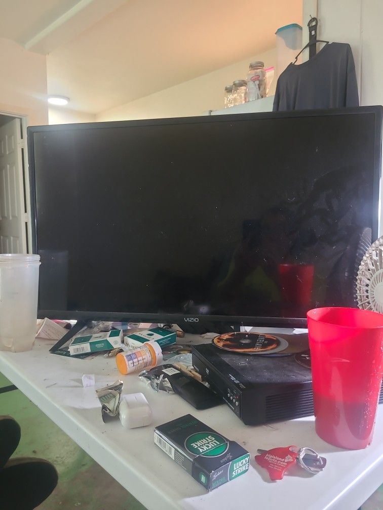 Non Cunduction Cable Rigid Shop Vac And 8 Foot Latter