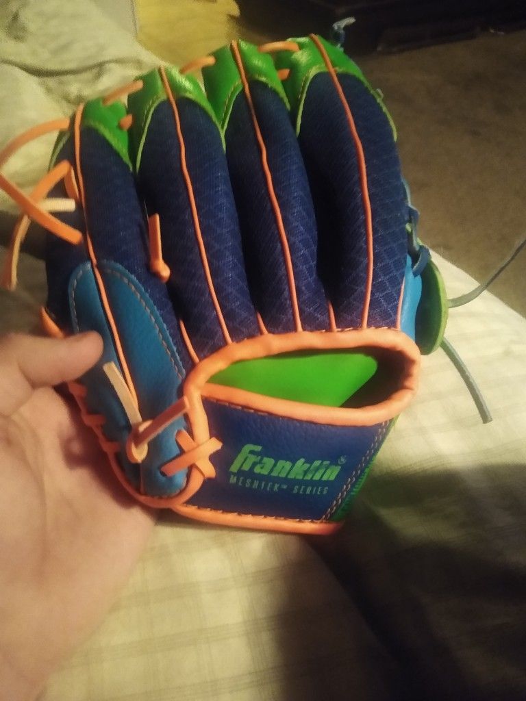 Franklin  Mesh Tek Youth Baseball Glove 