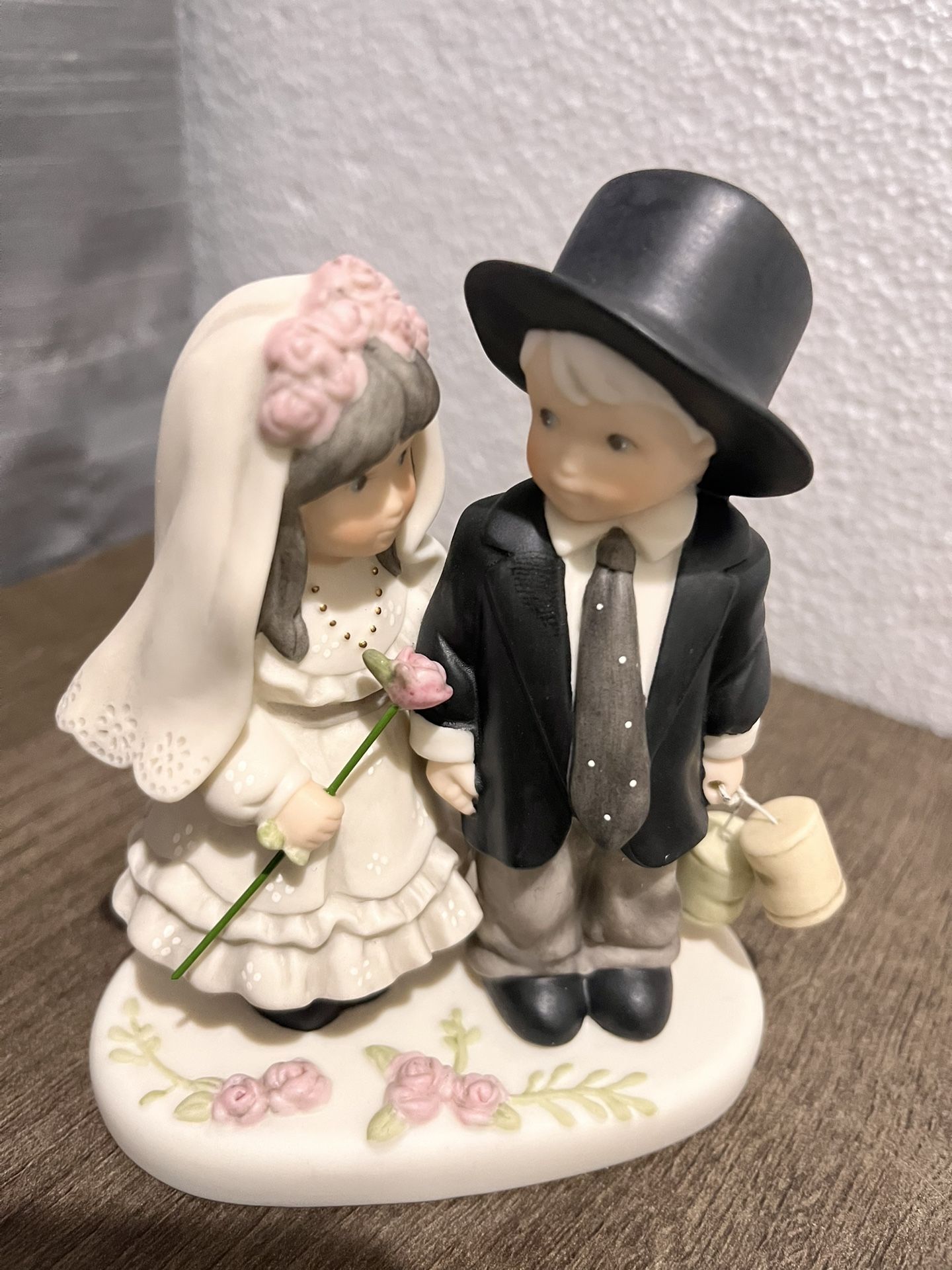 Girl & Boy Wedding Statue