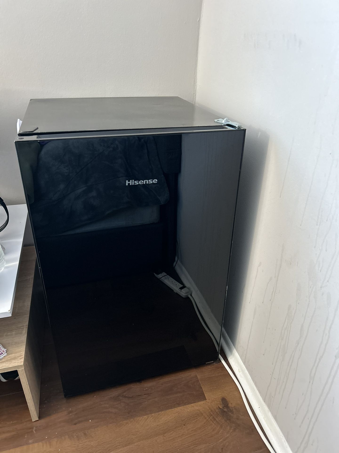 Hisense Mini Fridge