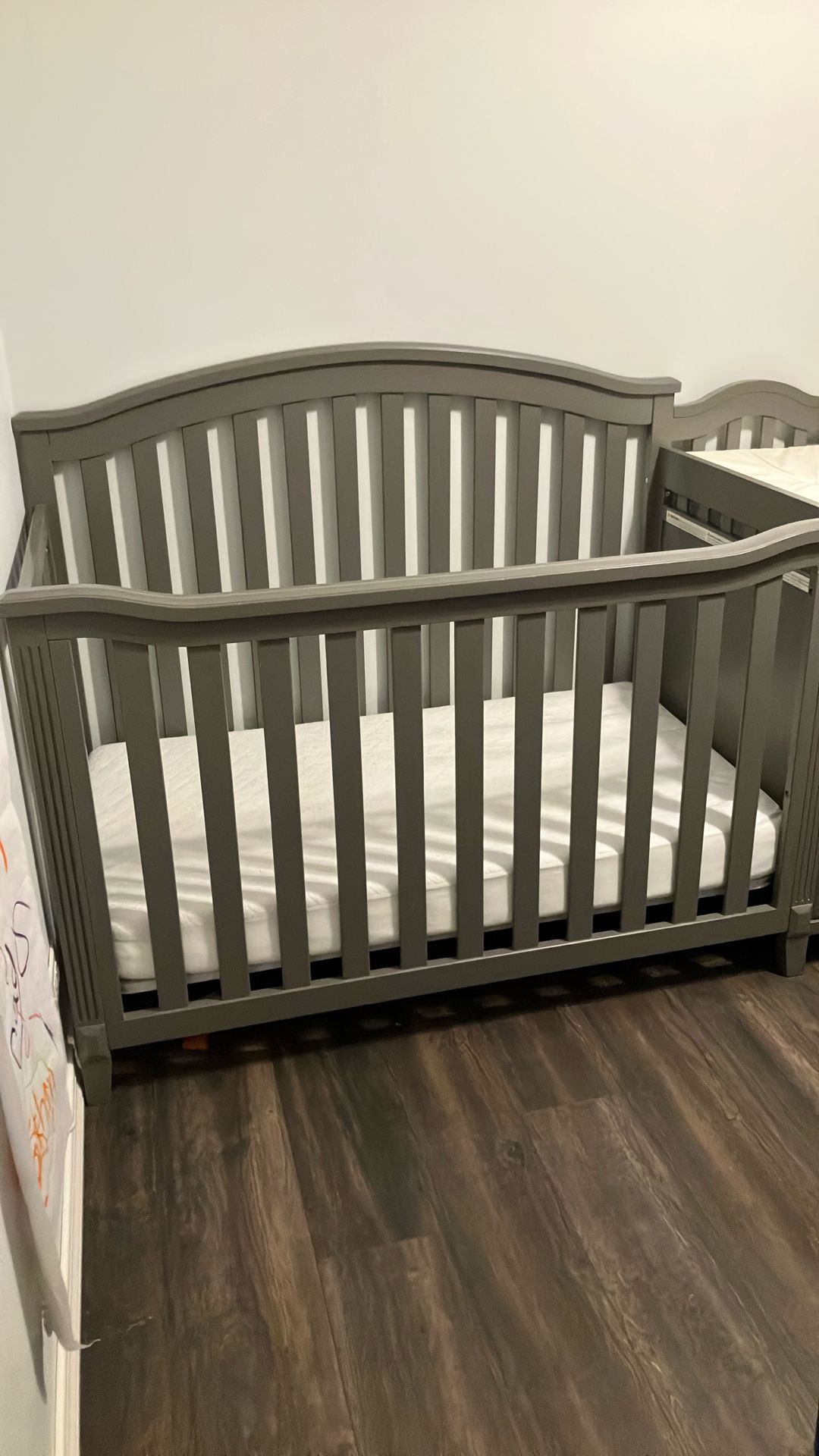 Berkley Baby Crib/Changer Attached