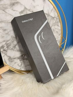 Galaxy Z Flip 7 6.9” | $5 Down | Afterpay