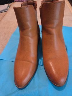 Tan leather bootie sz.7.5