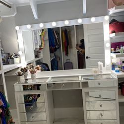 Gorgeous Vanity Makeup Station 