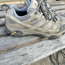 Merrill women’s water proof hiking boots 8.5