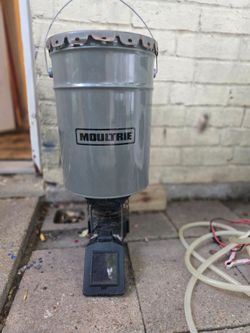 Used moultrie feeder