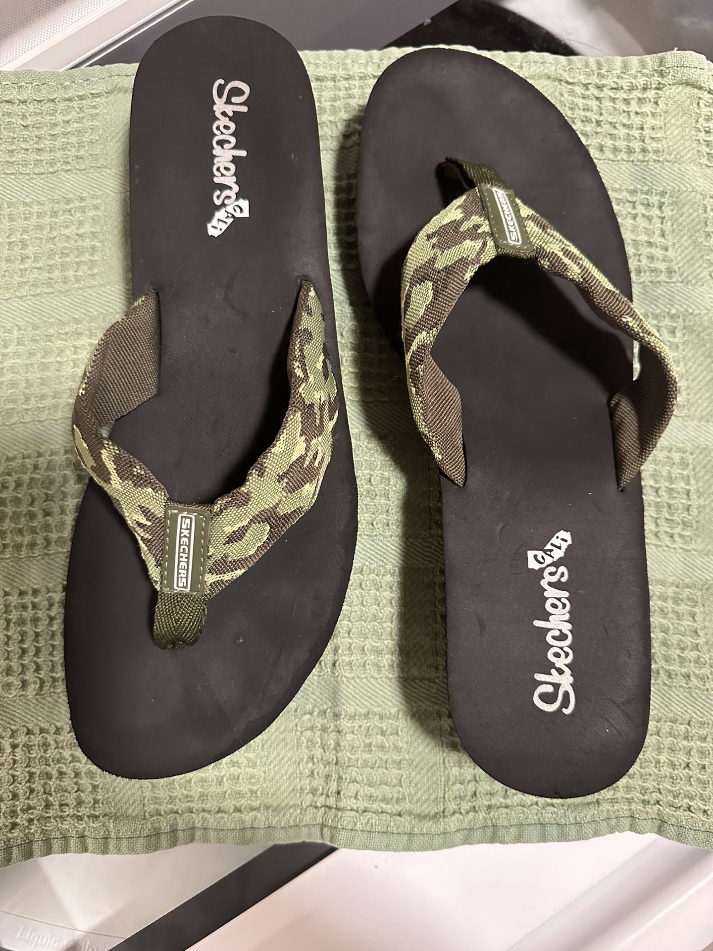 Skechers Cali Sandals Wedge Heel, woman's size 9. EUC