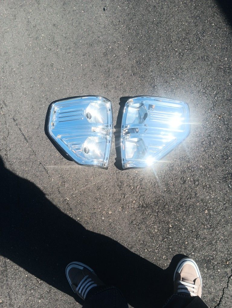2013 Tail Light Housing
