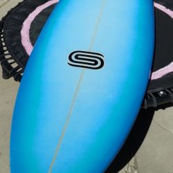 6'4 Surfboard 35L