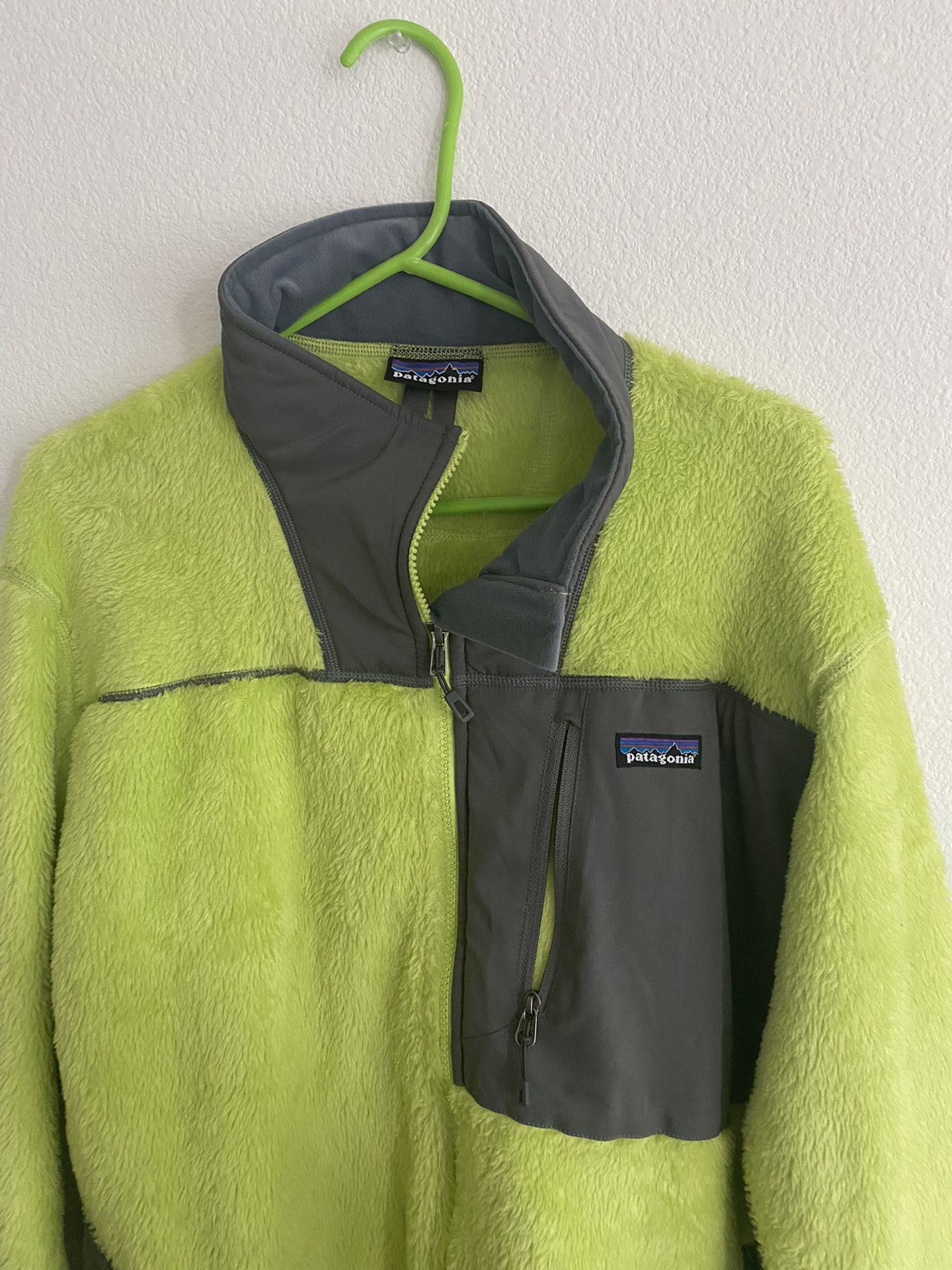Patagonia Men’s Fleece Jacket New Condition  XL