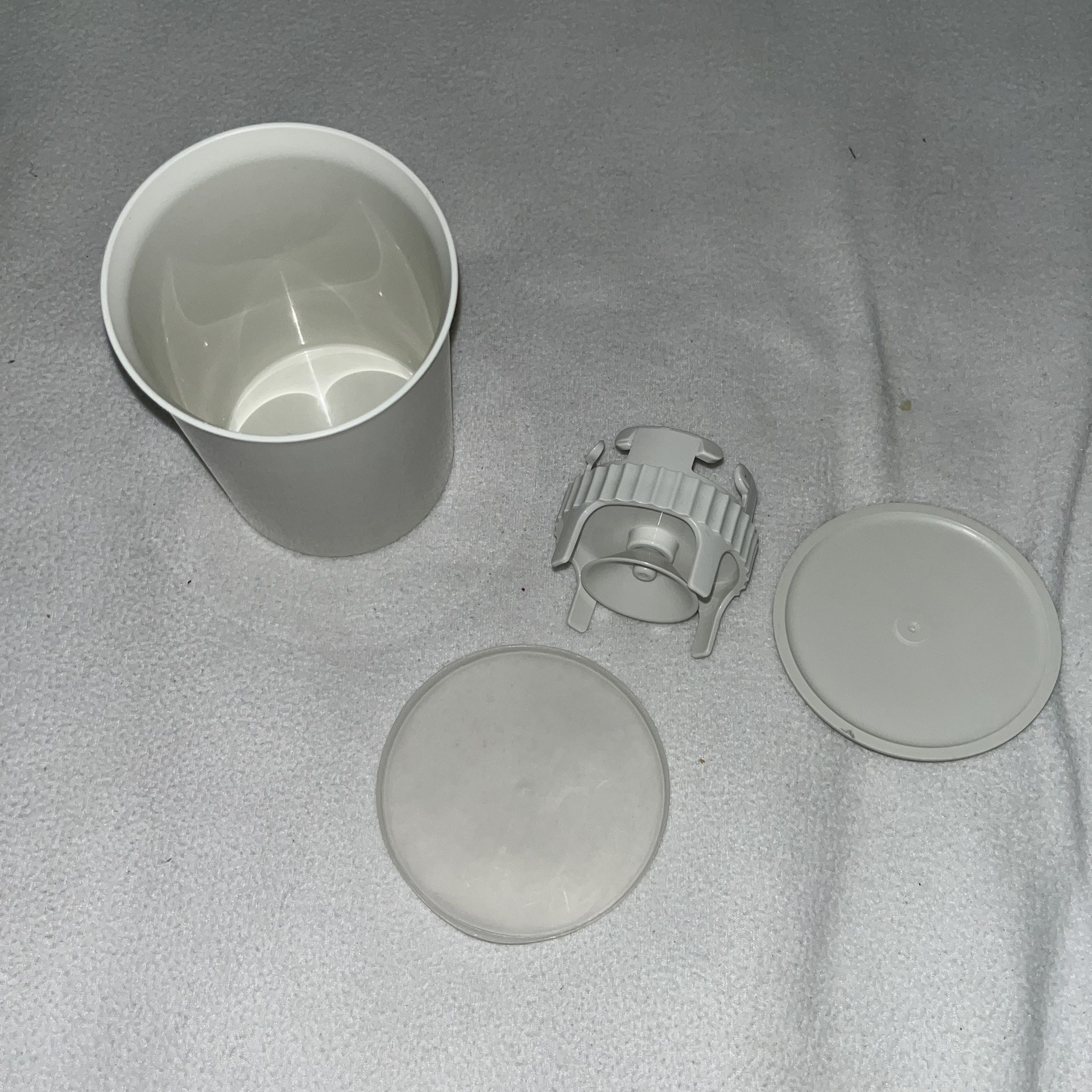 Braun Mixer Accessories container Lot B008