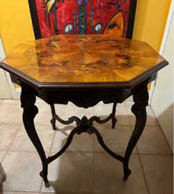 Antique Wooden Table. 30”(H) x 30”(W) x 30” (D) Available in Coral Gables. Cash please