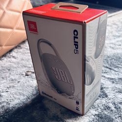 JBL Clip 5