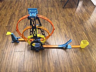 Hot Wheel Triple Loop Track