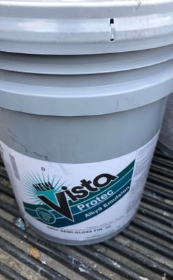 5 gallon buckets of industrial oil