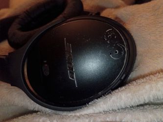 Boise over the ear noise canceling headphones