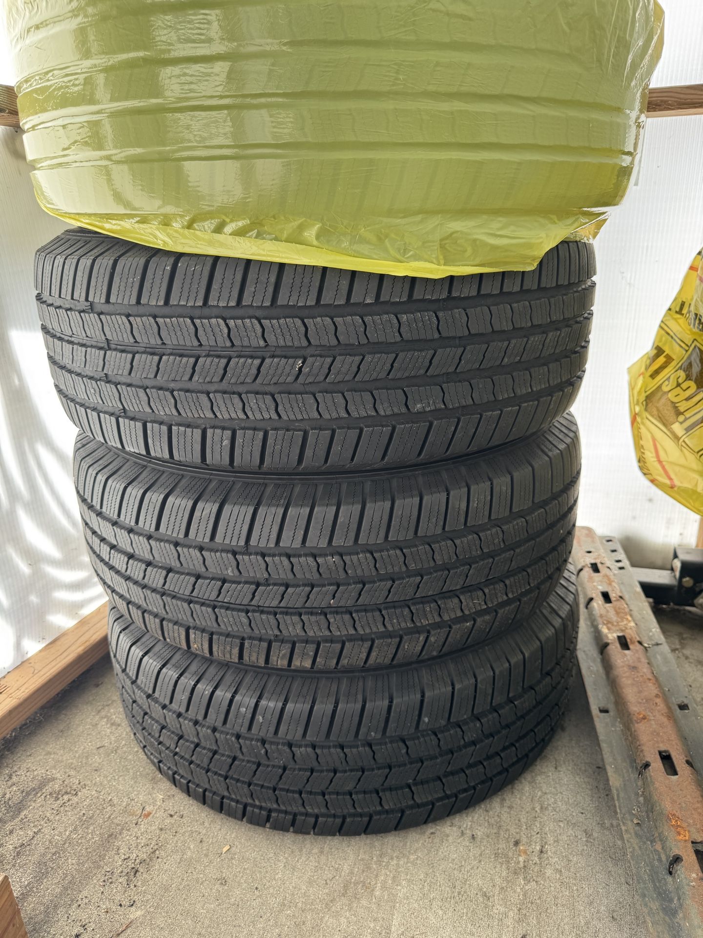 Tires 265 60R 18