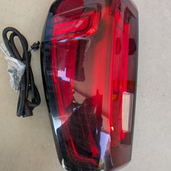 GMC 2500 HD LF OEM Tial Light 