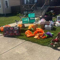 Huge Garage Sale 