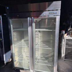 Hoshizaki 2 Glass Door refrigerator cooler